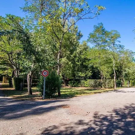 Domaine Du Cros D'auzon - Maeva Campsite *